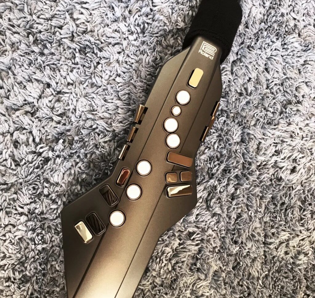 Roland Aerophone AE-05 elektronisches Saxophon