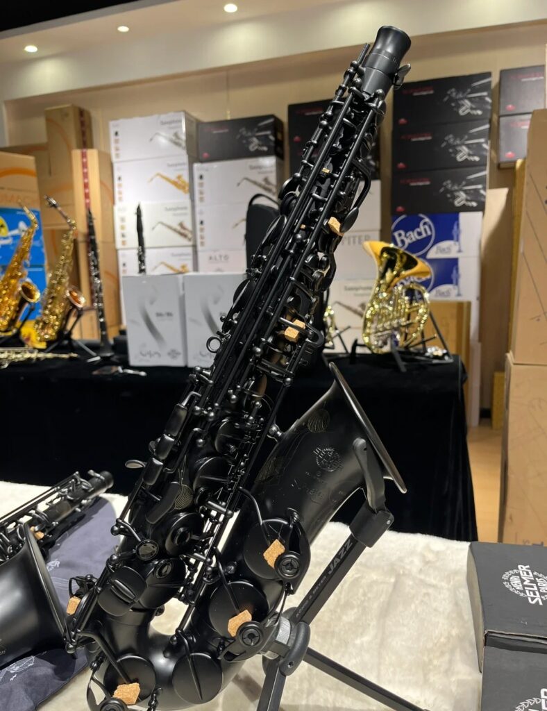 Saxophone alto Selmer professionnel - différence de fabrication avec un modèle d'étude